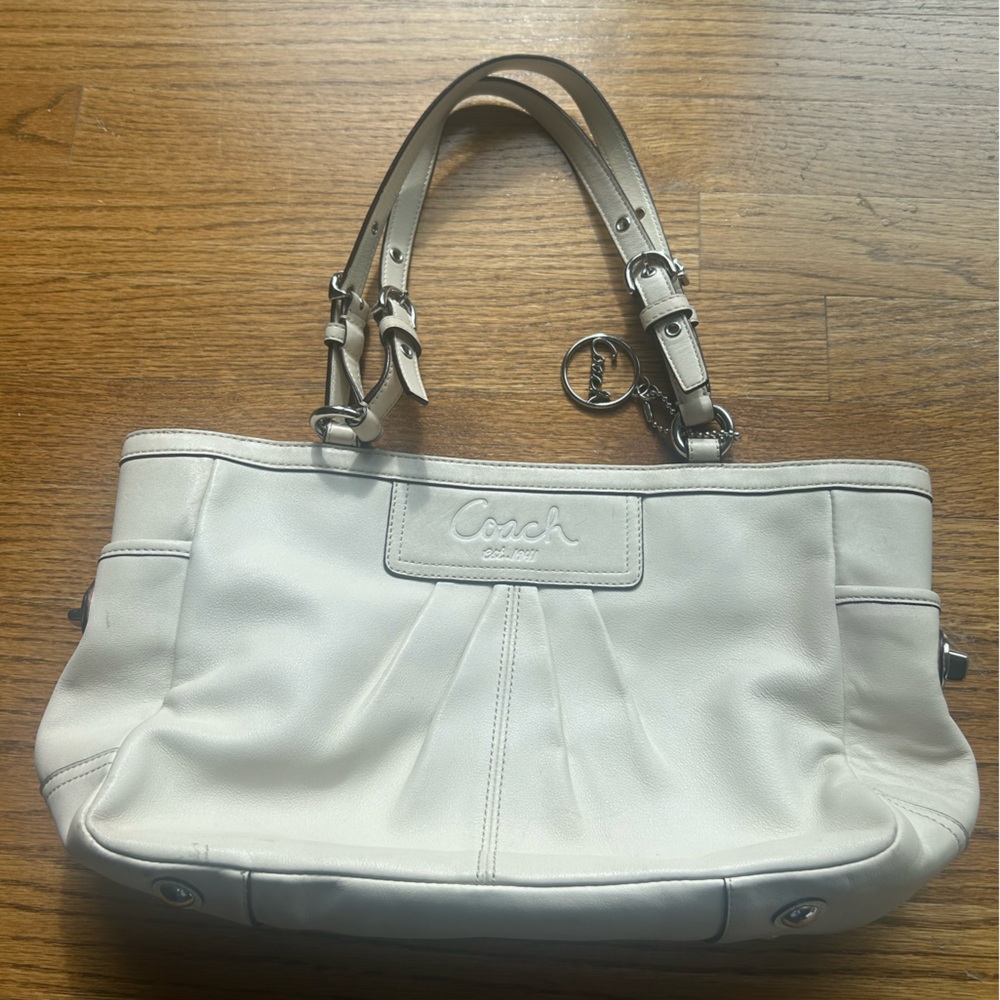 Coach Ivory Leather Shoulder Bag